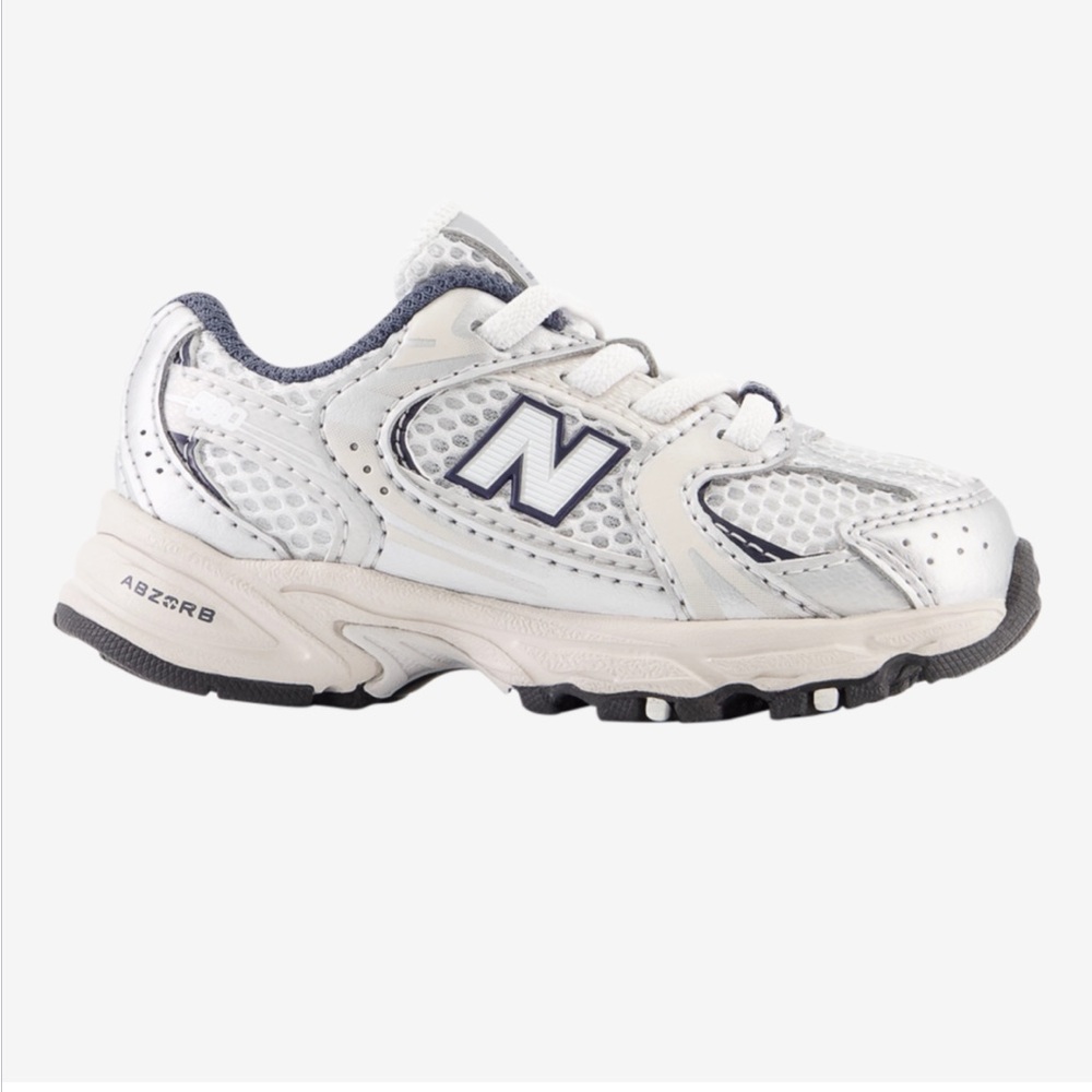 New Balance Kids' White and Gray Sneakers - New Balance 530 size 6